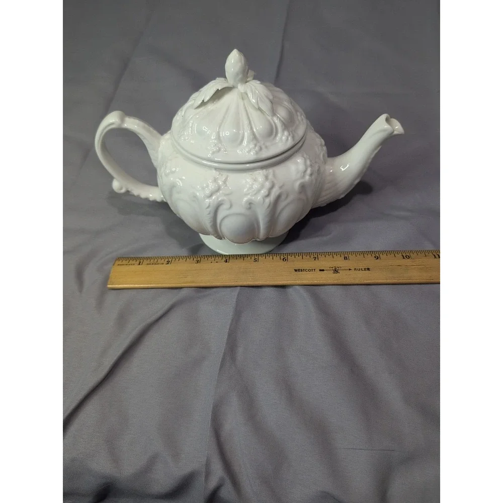 Peppertree Tabletops‎ Imports Small Teapot White Porcelain Victorian